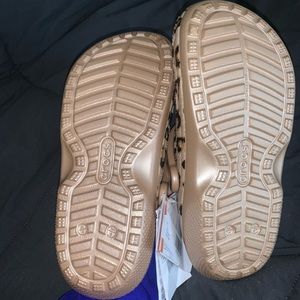 CROCS — CHEETAH WITH FUR